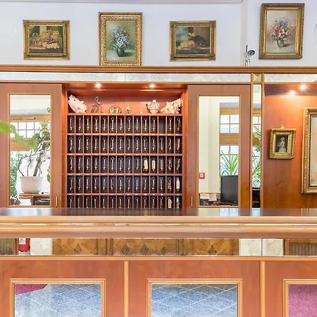 Hotel Bayernland 3*