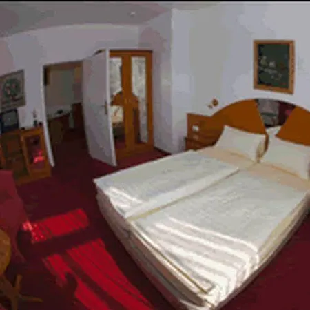 Hotel Bayernland 3*
